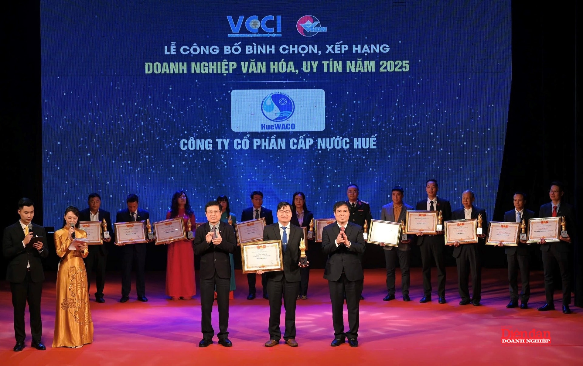 lan-toa-gia-tri-van-hoa-va-trach-nhiem-xa-hoi-cua-doanh-nghiep