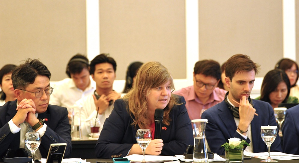 Bà Sibylle Bachmann- Trưởng CQ hợp tác phát triển (Đại sứ quán Thuỵ sĩ).JPG