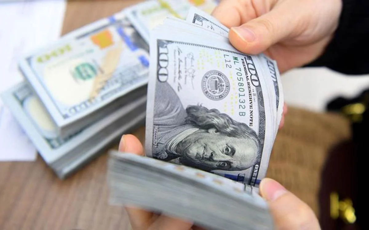 mua-ban-ngoai-te-trai-phep-co-the-bi-phat-toi-100-trieu