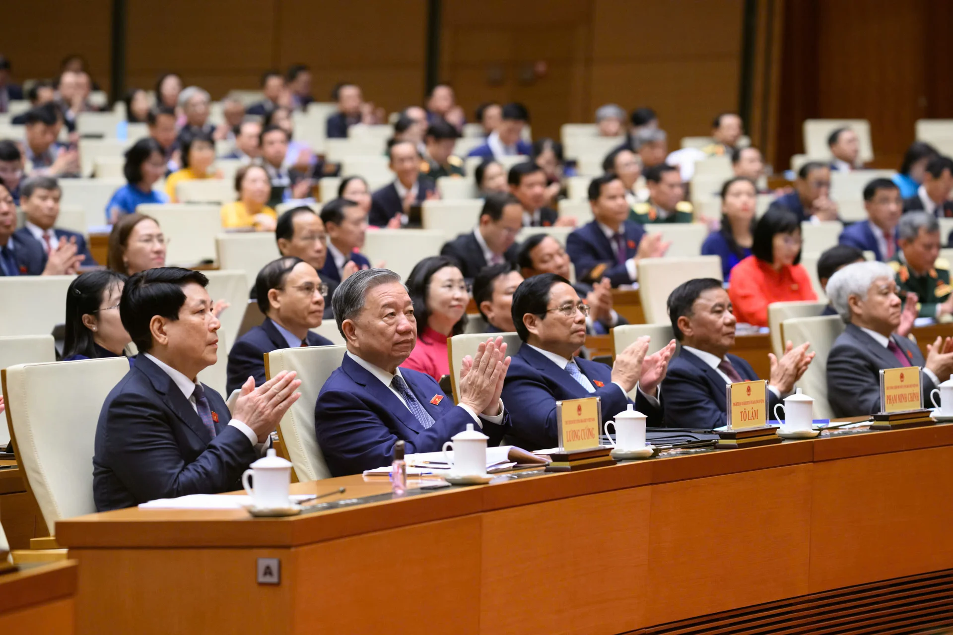 nhieu-can-bo-tu-nguyen-hy-sinh-quyen-loi-vi-su-phat-trien-dat-nuoc