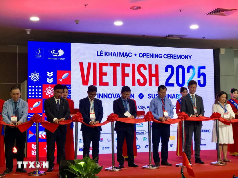 khai-mac-trien-lam-quoc-te-nganh-thuy-san-vietfish-2025