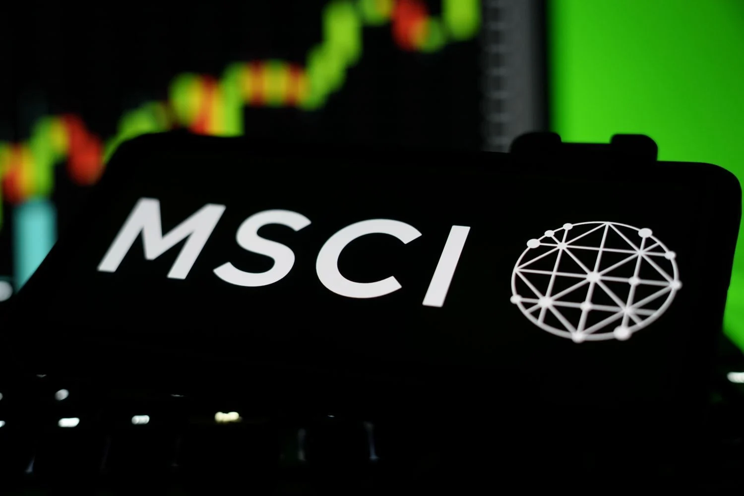 MSCI chấm điểm tiếp cận thị trường toàn cầu: Kinh nghiệm cho Việt Nam từ danh sách thưởng, phạt?
