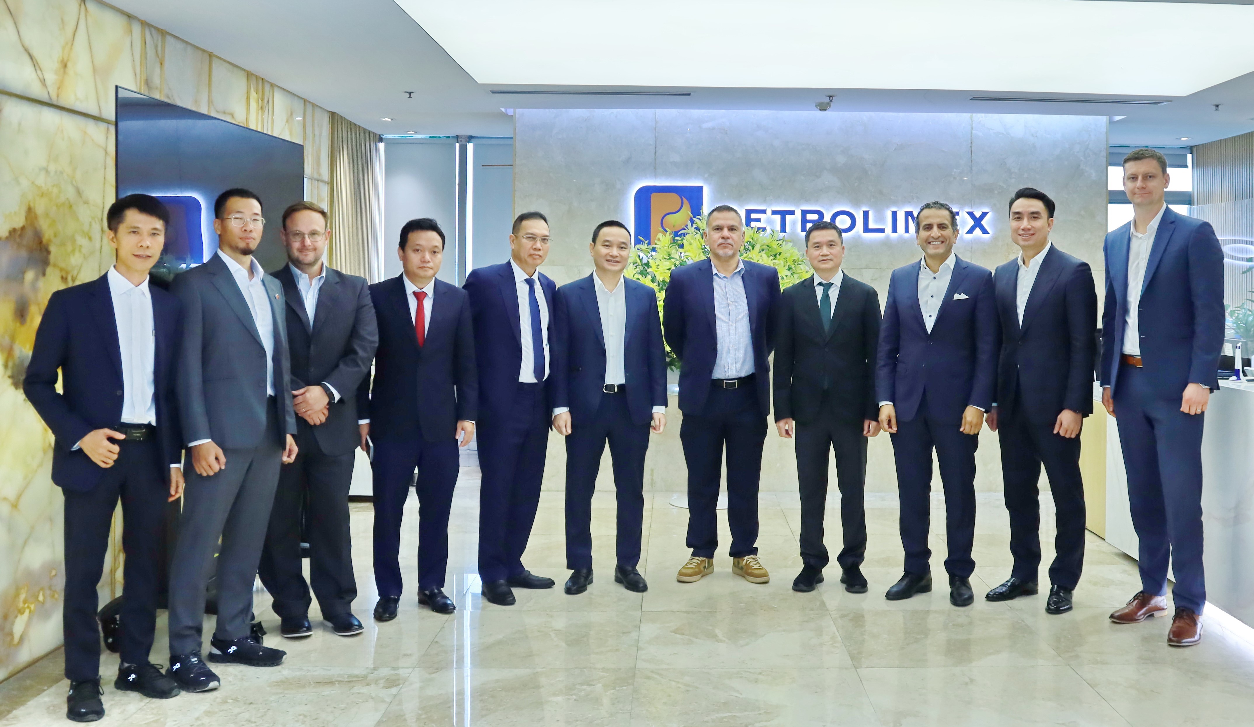 tap-doan-xang-dau-viet-nam-petrolimex-thuc-day-hop-tac-voi-tap-doan-aramco