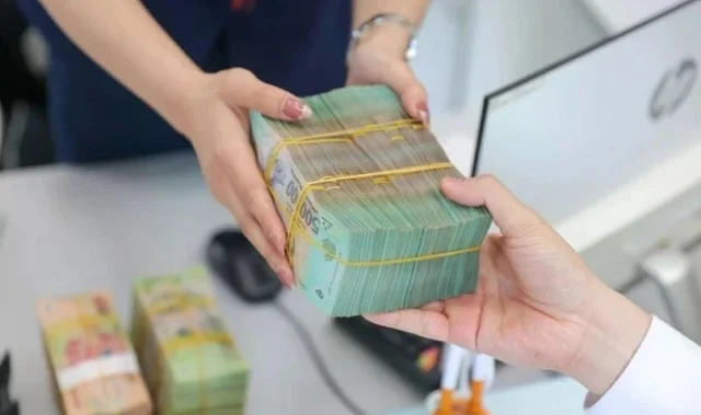Nghịch lý dòng tiền: 'Tín dụng tăng nhưng vòng quay tiền chậm lại'