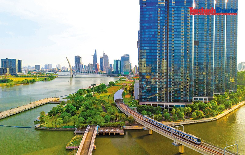 Trang 9_Trong hơn 50 năm x&acirc;y dựng v&agrave; ph&aacute;t triển TPHCM lu&ocirc;n giữ vai tr&ograve; l&agrave; đầu t&agrave;u kinh tế của cả nước_Ảnh L&ecirc; To&agrave;n1782971929.jpg