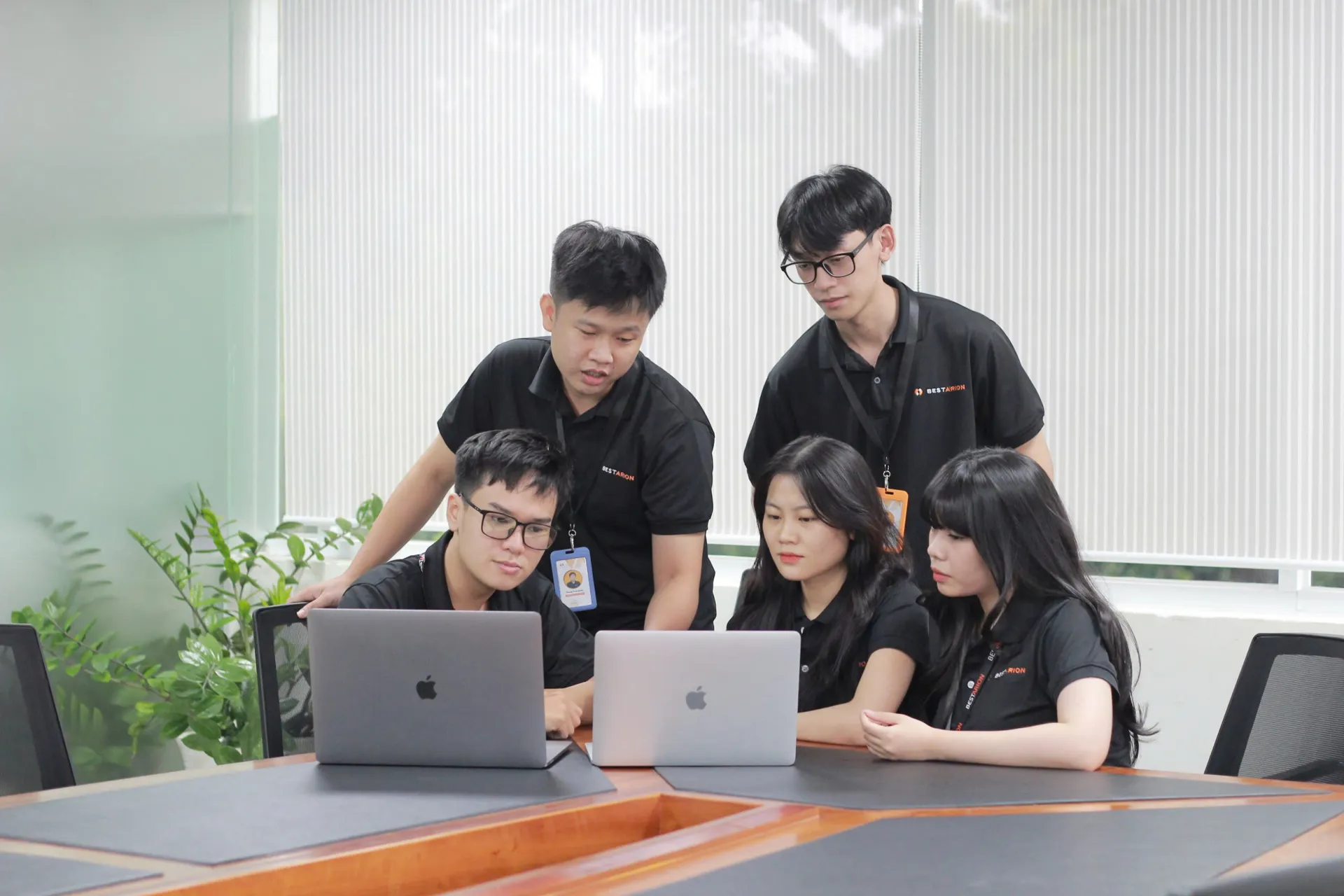 viet-nam-chuyen-minh-thanh-trung-tam-gia-cong-cong-nghe-hang-dau-cua-the-gioi-co-hoi-vang-cho-doanh-nghiep-viet