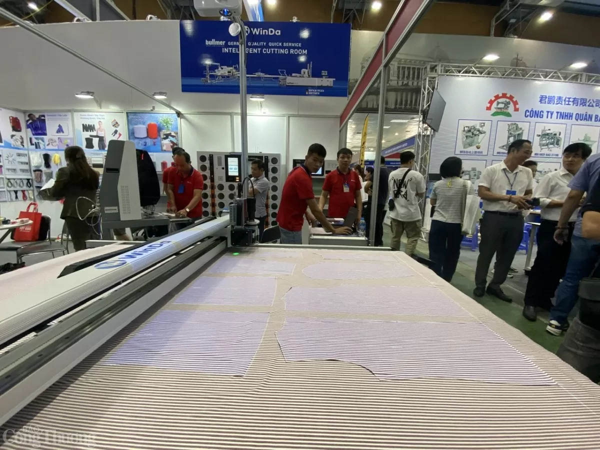 doanh-nghiep-det-may-chu-dong-chuyen-doi-xanh