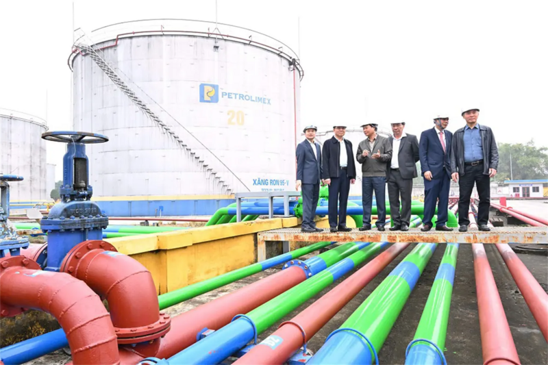 petrolimex-chung-tay-giu-nhip-xang-dau-giua-bien-dong-trung-dong