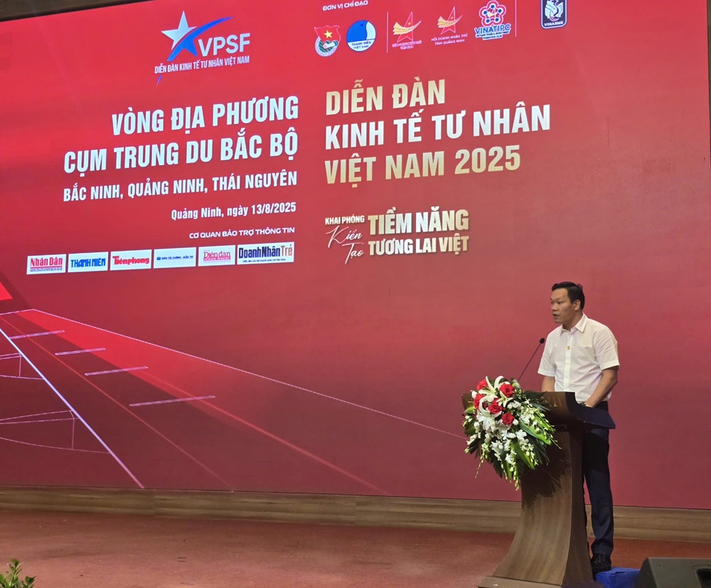 Ong_Lu_Cong_Thanh_Ch_tch_Hi_doanh_nhan_tr_tnh_Qung_Ninh_phat_biu_khai_mc_Din_an.jpg