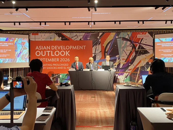 ADB nâng dự báo tăng trưởng kinh tế Việt Nam lên 7,8% năm 2026