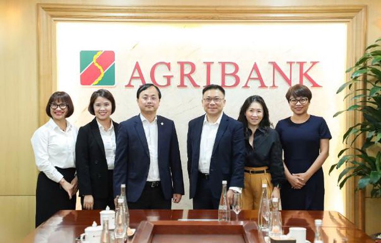 nang-cao-nang-luc-canh-tranh-va-vi-the-uy-tin-quoc-te-cua-agribank