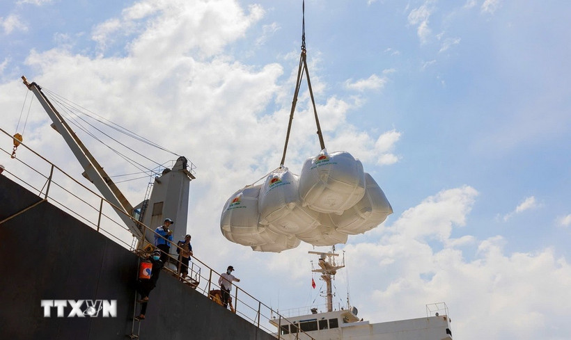 dua-thuong-mai-quoc-te-thanh-dong-luc-tang-truong-ben-vung