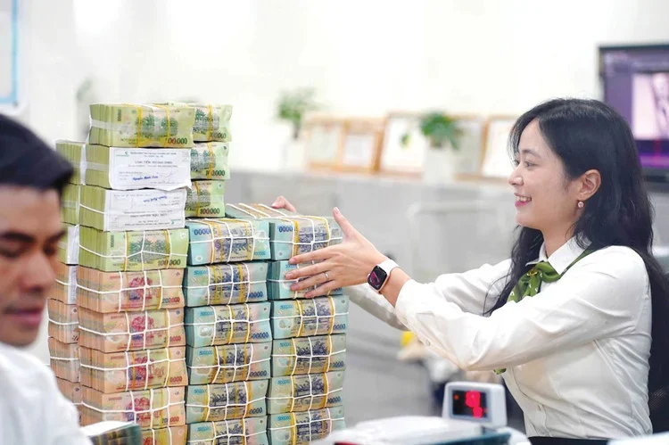 Lãi suất tăng nhanh và đạt đỉnh vào quý I/2026