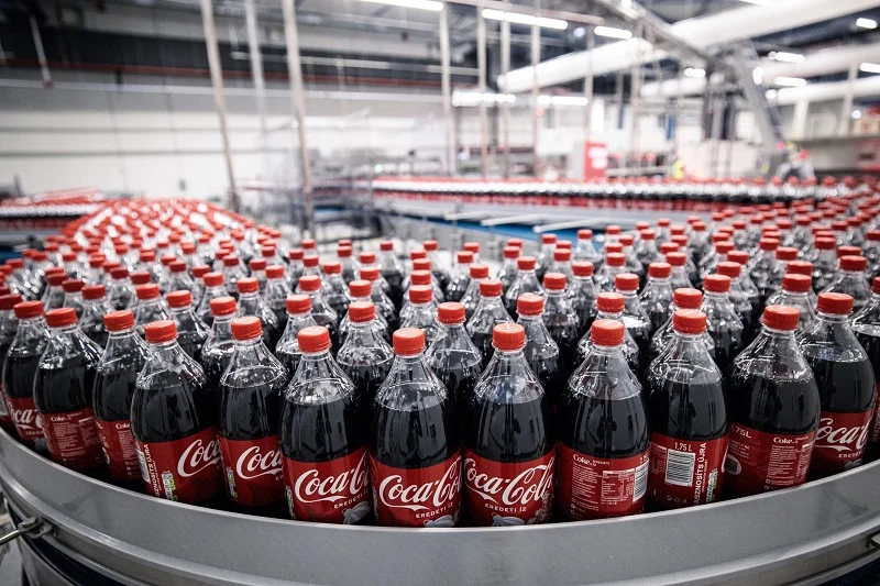 coca-cola-viet-nam-va-campuchia-san-luong-tang-loi-nhuan-giam