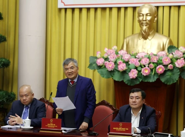 dua-livestream-ban-hang-vao-khuon-kho-phap-ly