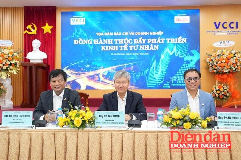 bao-chi-va-doanh-nghiep-dong-hanh-khich-le-tinh-than-khoi-nghiep