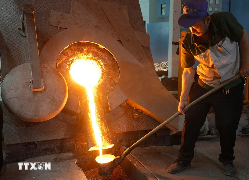 gia-dong-tang-vot-khi-hoa-ky-ap-thue-50-voi-tat-ca-mat-hang-dong-nhap-khau