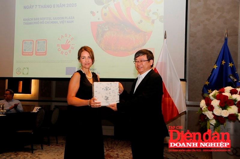 quan-he-thuong-mai-viet-nam-ba-lan-con-nhieu-du-dia-hop-tac