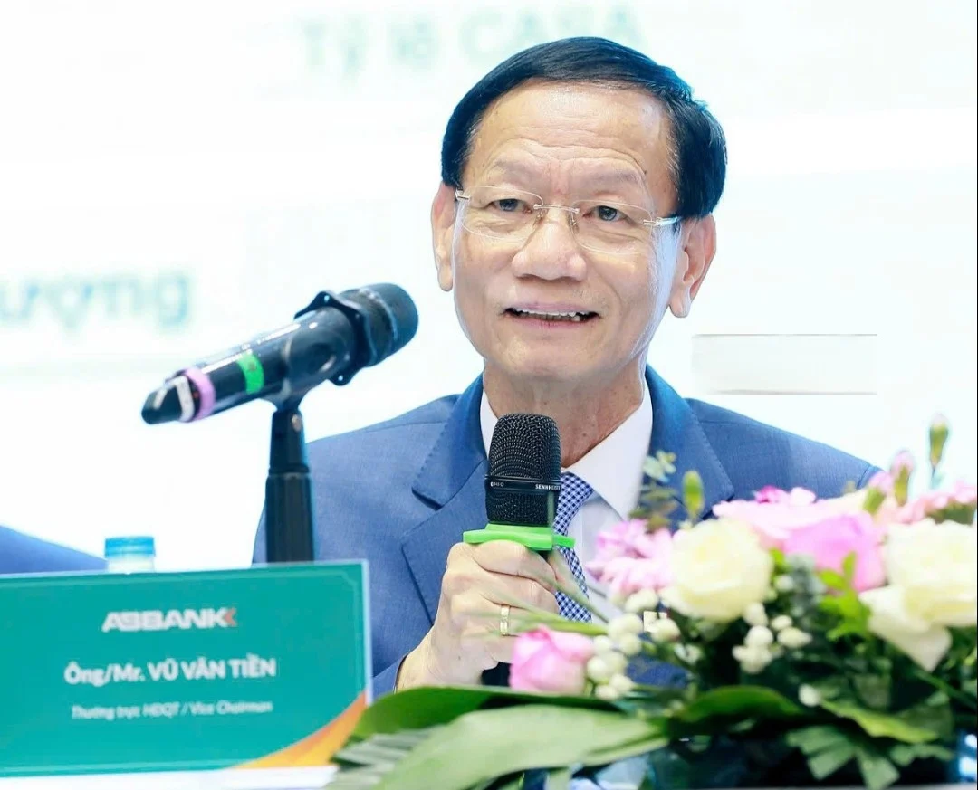 Chủ tịch Vũ Văn Tiền: Quay lại ABBank vì không thể chịu nổi khi các ngân hàng khác thay đổi từng giờ