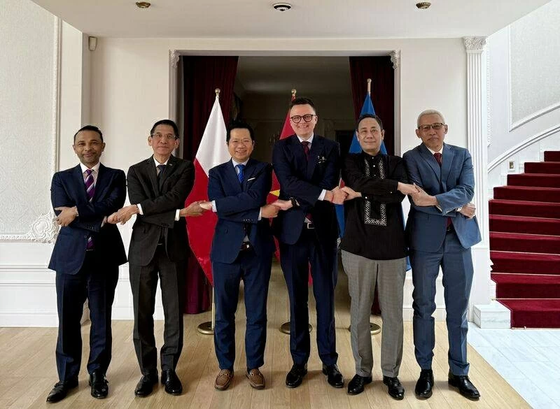 viet-nam-lam-cau-noi-thuc-day-quan-he-asean-ba-lan