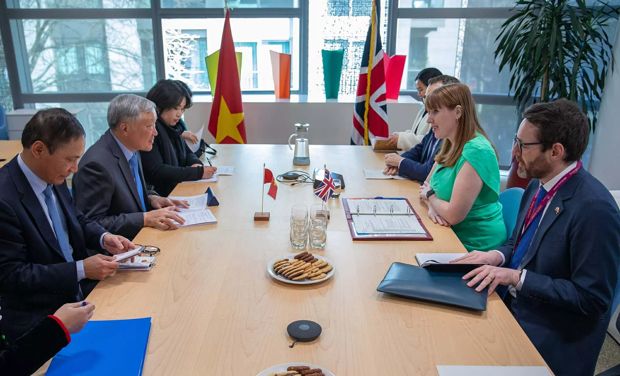 thuc-day-va-lam-sau-sac-hon-nua-quan-he-doi-tac-chien-luoc-viet-nam-vuong-quoc-anh