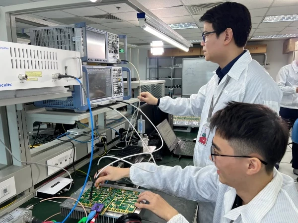 ba-tru-cot-dua-hang-viet-but-pha-tren-ban-do-thuong-mai-toan-cau