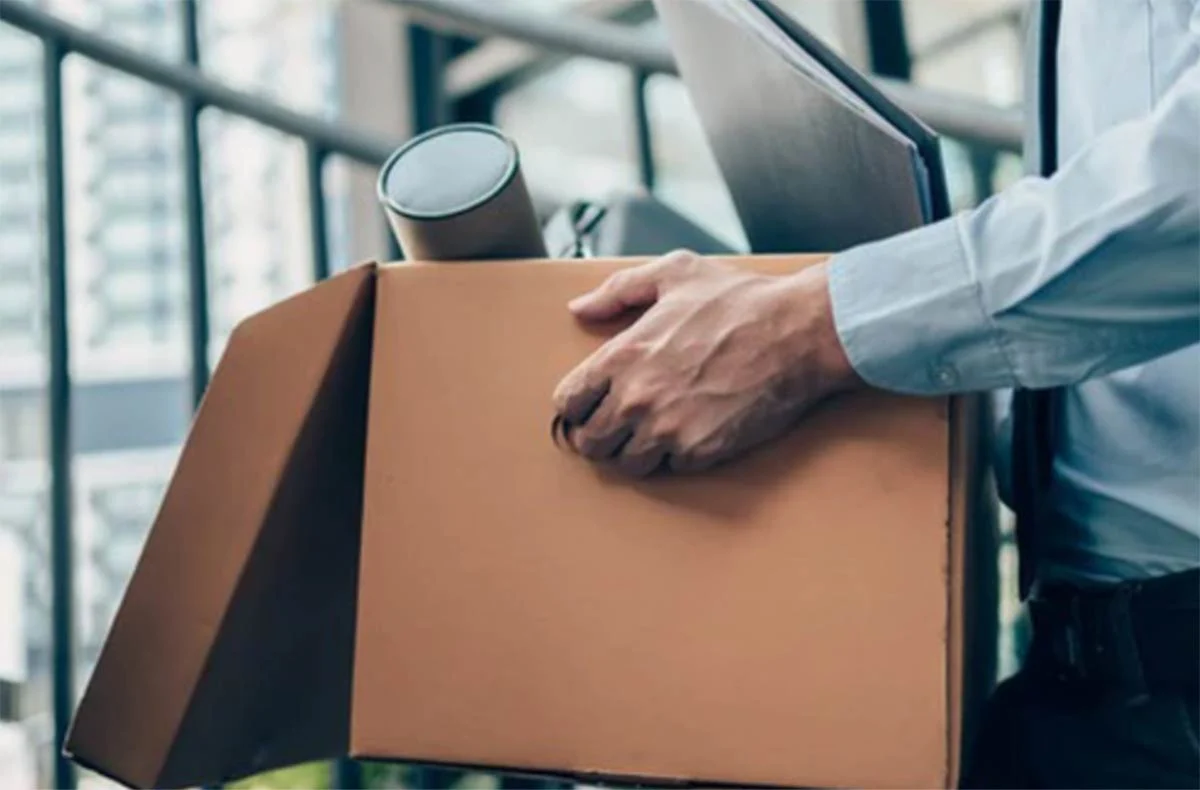 ong-chu-manh-tay-tinh-gon-hang-nghin-nhan-su-ngan-hang-dong-loat-mat-viec