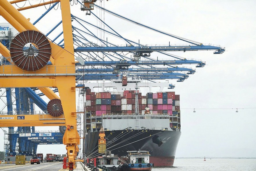 xung-dot-trung-dong-xuat-khau-doi-mat-thach-thuc-truoc-cu-soc-nang-luong-va-logistics