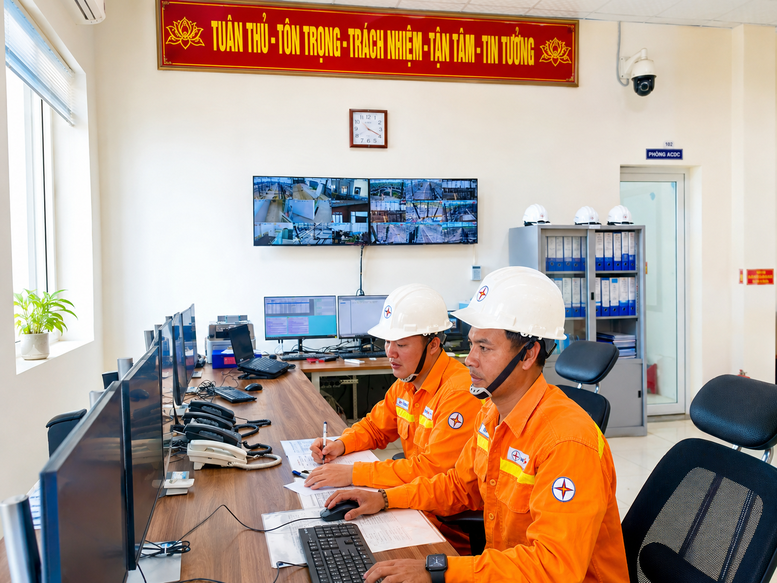 4-mach-500-kv-bac-nam-cung-cap-gan-20-san-luong-dien-cho-mien-bac-trong-cao-diem-nang-nong