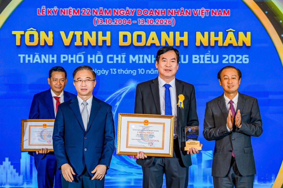 Lephonggroup-1.jpg
