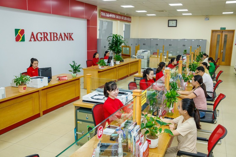 agribank-duoc-vinh-danh-top-10-ngan-hang-co-moi-truong-lam-viec-tot-nhat-viet-nam-2025