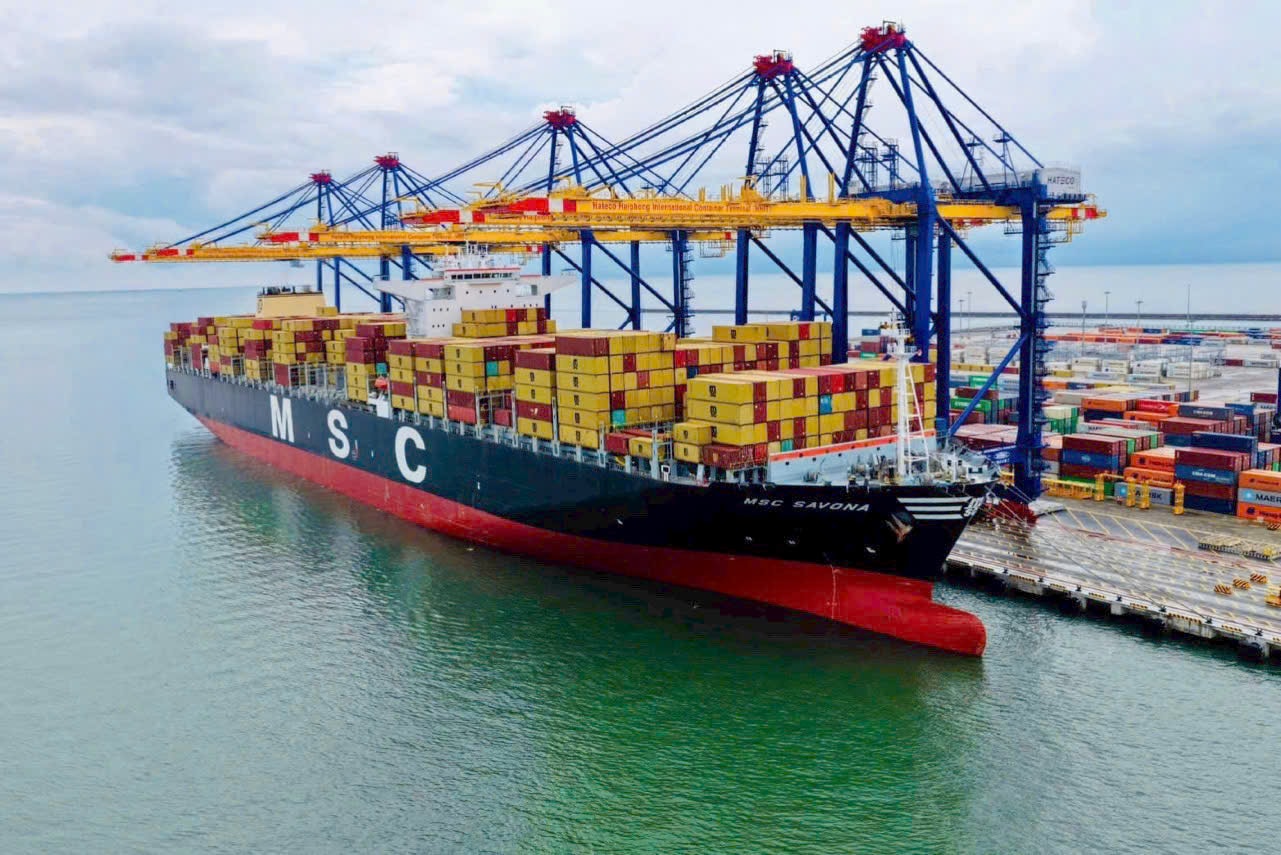 cat-giam-thu-tuc-xuat-nhap-khau-mo-duong-cho-thuong-mai-tang-toc