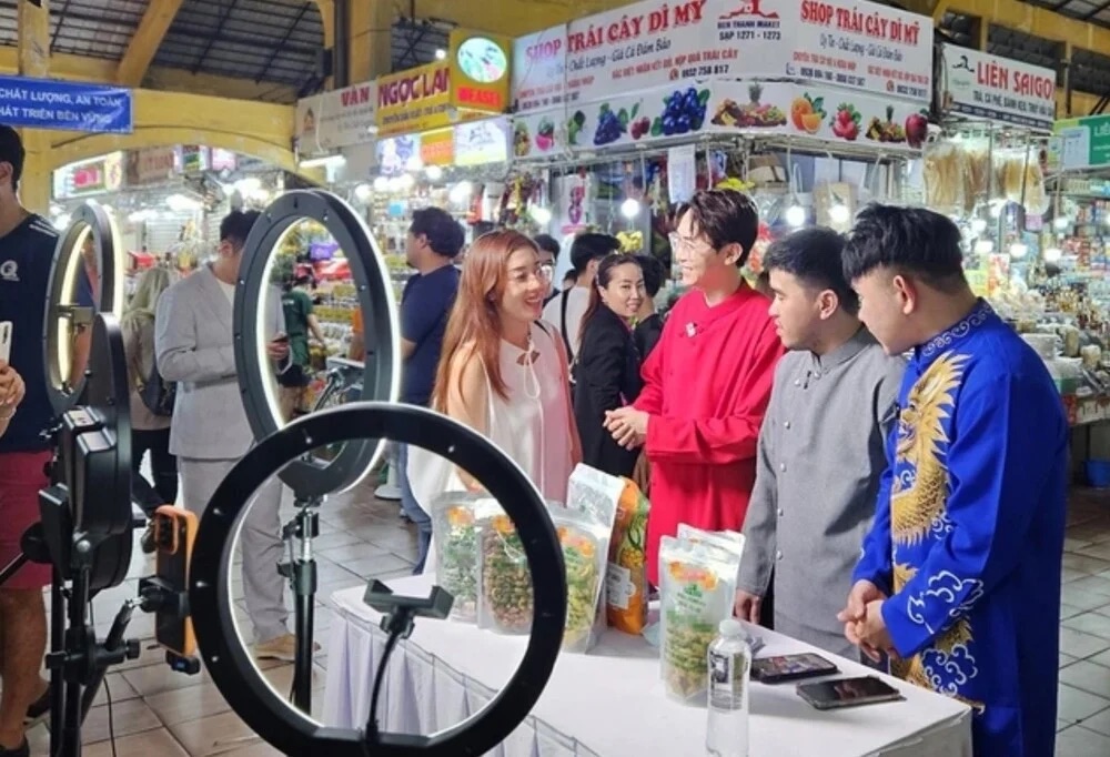 kinh-doanh-thuong-mai-dien-tu-se-nop-thue-nhu-the-nao