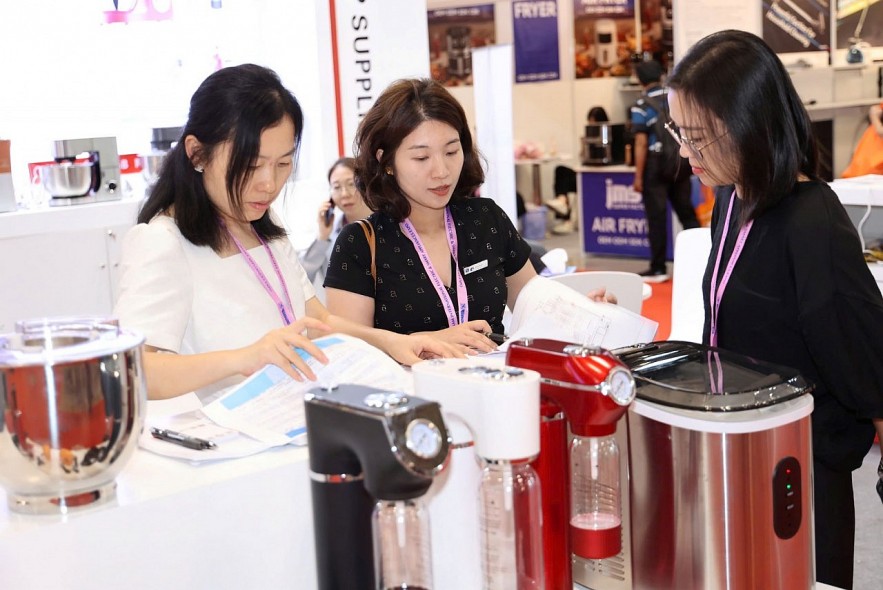 hon-350-doanh-nghiep-tham-du-trien-lam-ieae-2025-tai-viet-nam