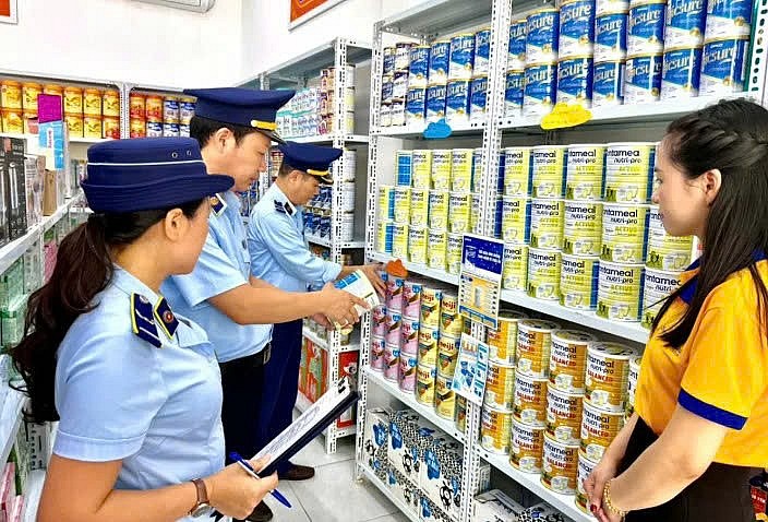 Mở đợt cao điểm triệt phá hàng giả, hàng lậu