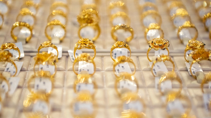 gia-vang-lap-ky-luc-giao-dich-o-nguong-128-trieu-dong-moi-luong