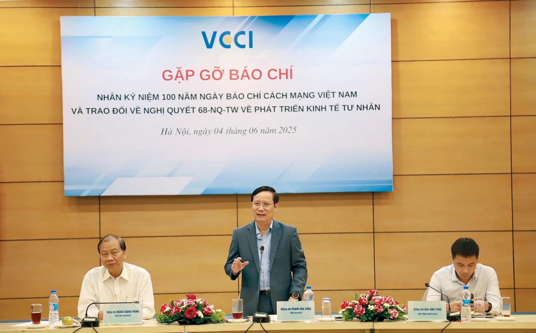 vcci-luon-dong-hanh-cung-bao-chi