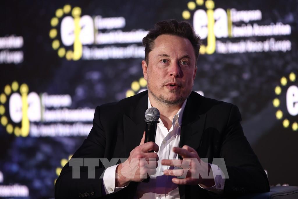 Tesla bắt tay Intel sản xuất chip AI, mở ra cuộc đua đầu tư nghìn tỷ USD
