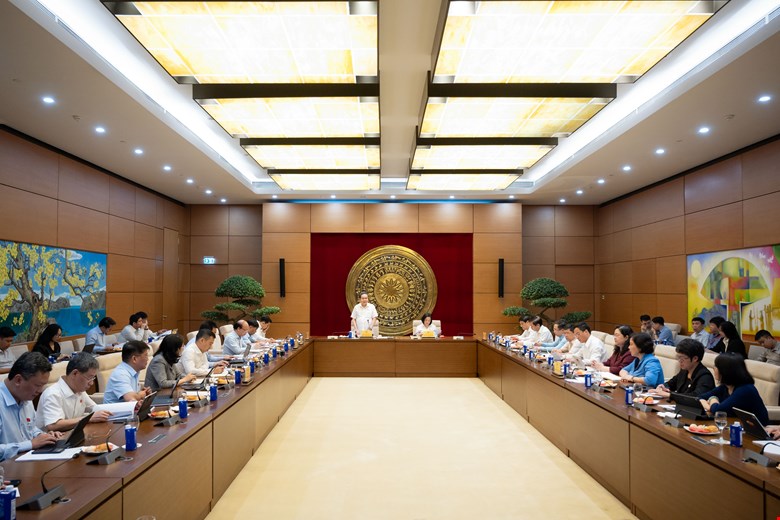 chu-tich-quoc-hoi-khong-de-tinh-trang-luat-mot-duong-nghi-dinh-mot-neo-thong-tu-mot-kieu