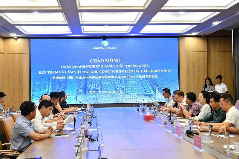 toan-canh-buoi-lam-viecjpg1779885003.JPG