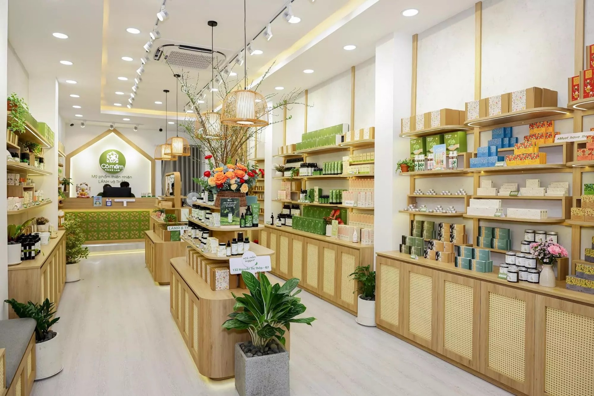 thi-truong-ban-le-my-pham-dang-truong-thanh-hon