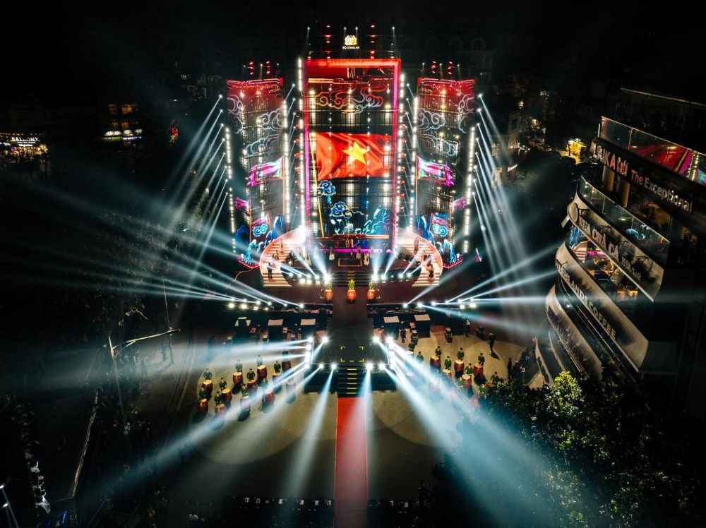 ngan-hang-tmcp-cong-thuong-viet-nam-vietinbank-dong-hanh-cung-chuoi-chuong-trinh-vinh-quang-cong-an-nhan-dan-viet-nam