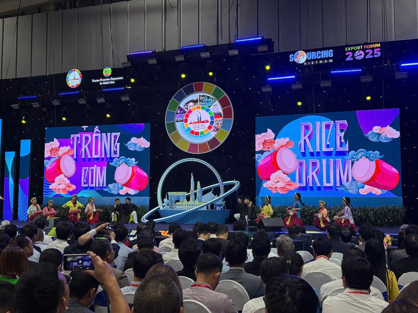 hoi-cho-du-lich-quoc-te-thanh-pho-ho-chi-minh-va-su-ket-noi-3-trong-1-chua-tung-co