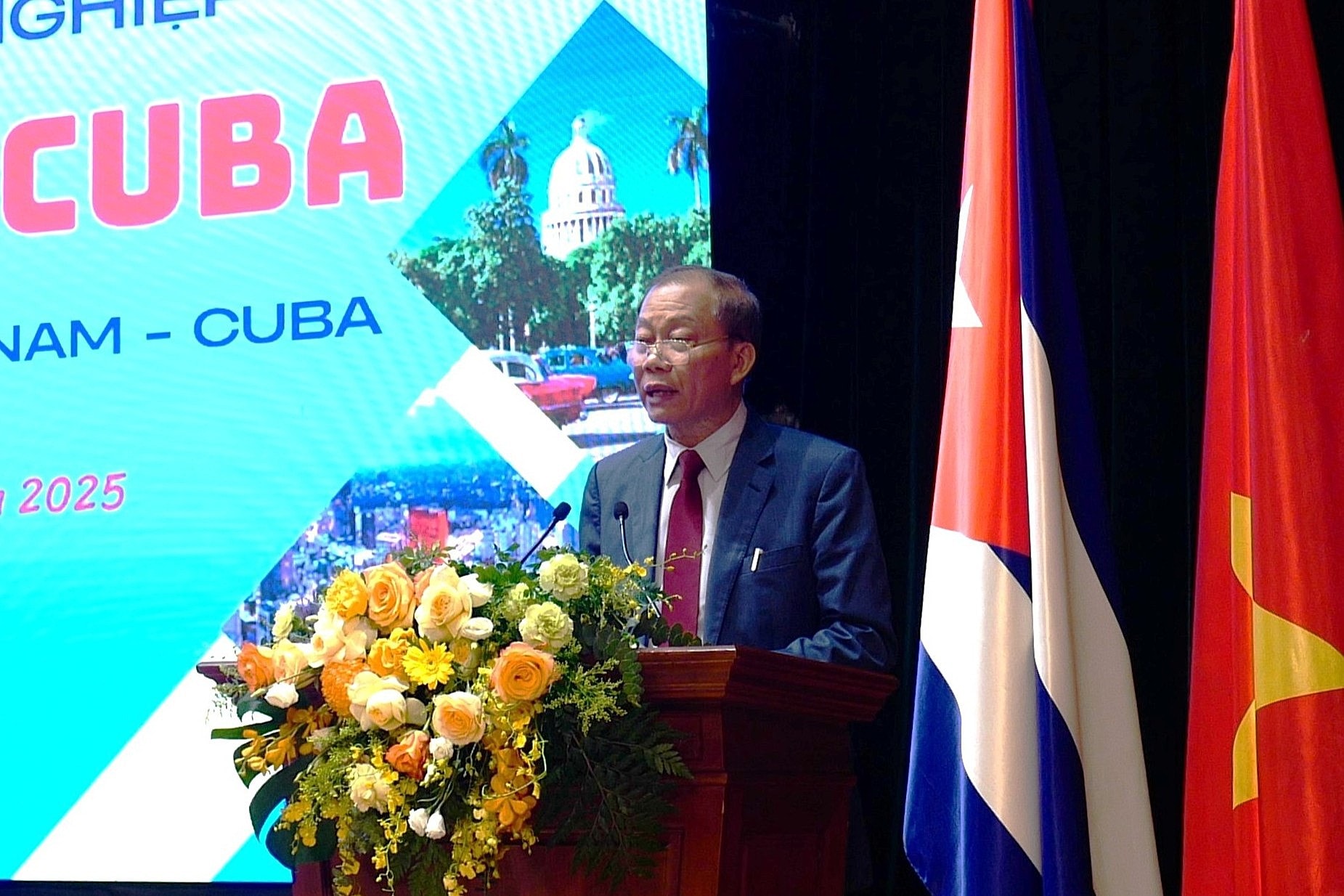 Việt Nam và Cuba tăng cường quan hệ kinh tế qua hội nghị doanh nghiệp