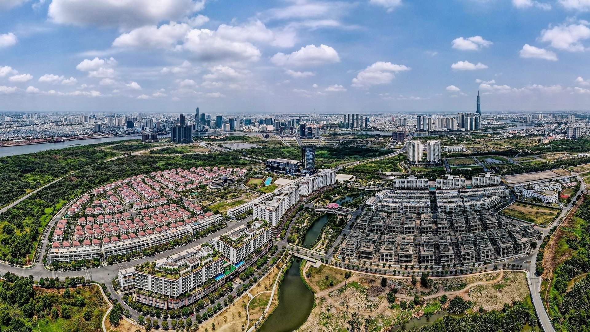 'Bình ổn' giá đất và những hệ lụy