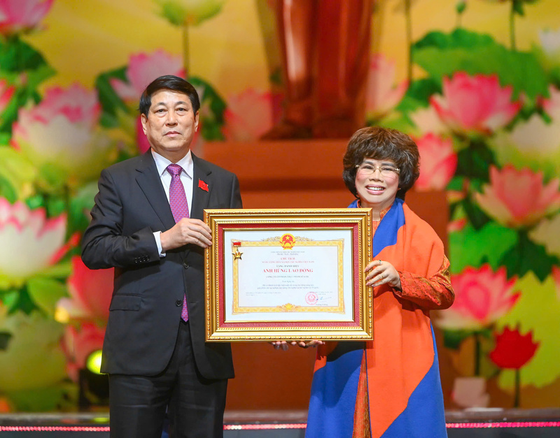 tap-doan-th-duoc-phong-tang-danh-hieu-anh-hung-lao-dong