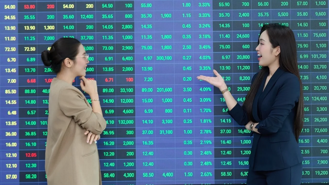 Cổ phiếu tăng mạnh: Nhóm Gelex ‘bùng nổ’, một mã dầu khí bất ngờ phá đỉnh