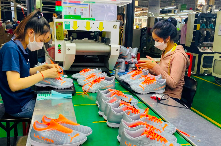 det-may-da-giay-nhan-to-do-cho-xuat-khau-trong-dai-han