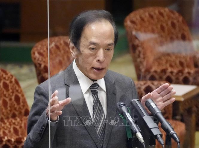 ngan-hang-trung-uong-nhat-ban-than-trong-truoc-nga-re-lai-suat