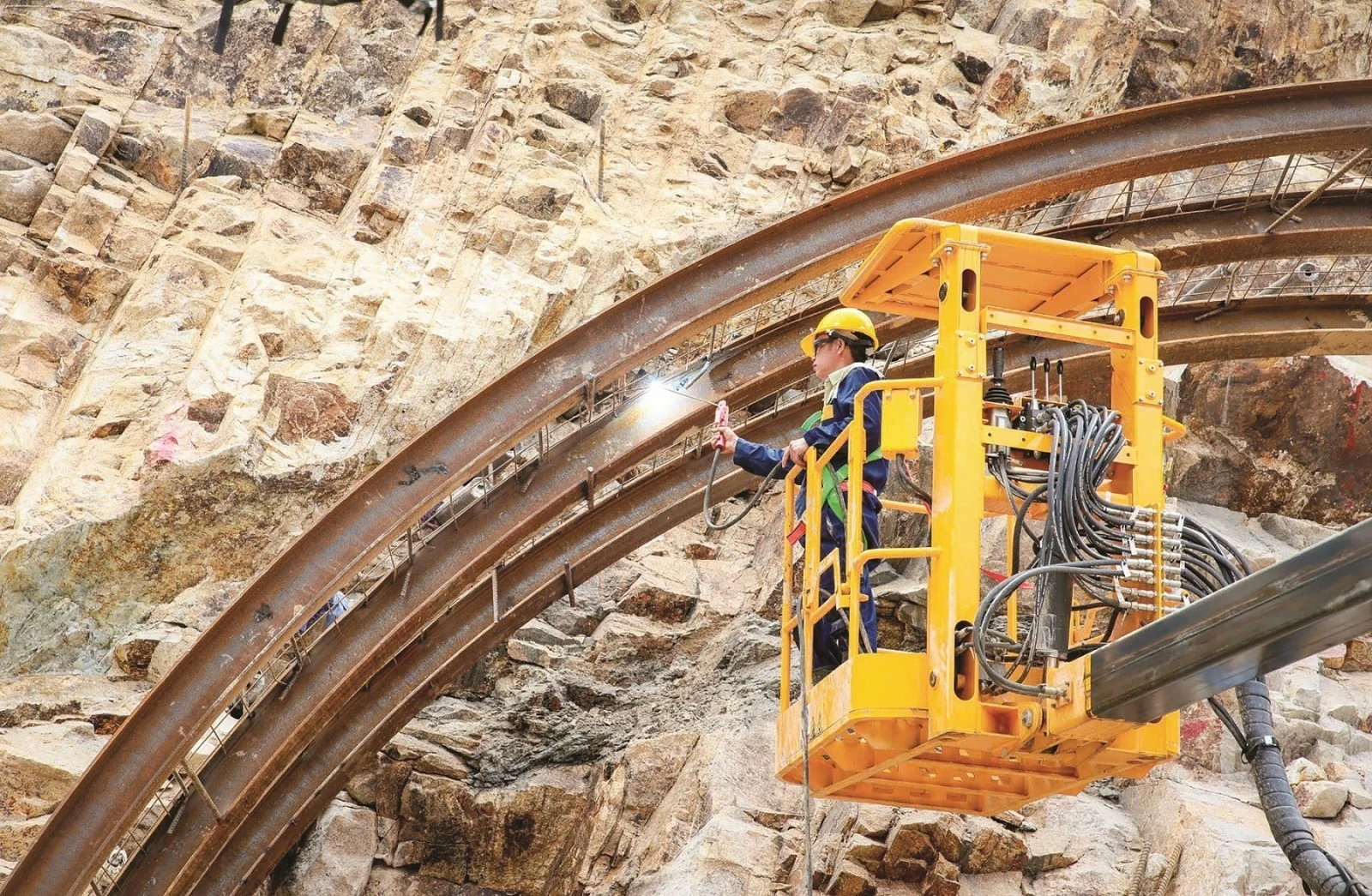 4 tháng dồn sức thực hiện kế hoạch của nửa năm